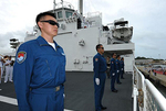 中國(guó)海軍和平方舟醫(yī)院船首次?？克估锾m卡