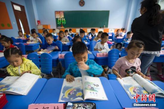 小學(xué)課堂。 張云 攝