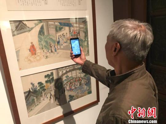 民眾在山西博物院參觀拍攝?！『?攝