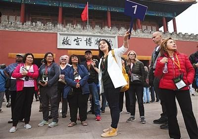 女導(dǎo)游帶團(tuán)11年游客專門從美國(guó)飛西安參加其婚禮