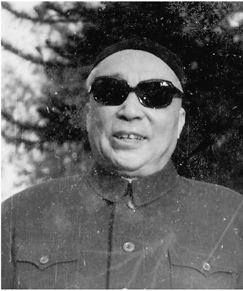 謝稚柳（1910－1997年）原名稚，字稚柳，后以字行。晚號壯暮翁，齋名魚飲溪堂、杜齋、煙江樓、苦篁齋等。