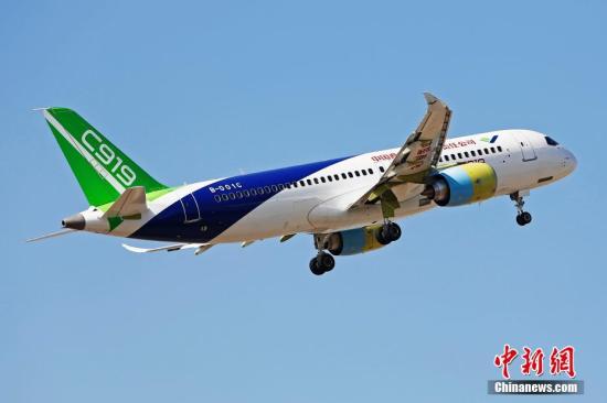 12月17日，第二架C919大型客機(jī)在上海浦東國際機(jī)場完成首次飛行。<a target='_blank' href='http://www.chinanews.com/'>中新社</a>記者 殷立勤 攝