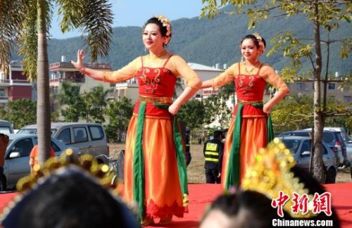 東南亞風(fēng)情歌舞表演?！埥鸫āz