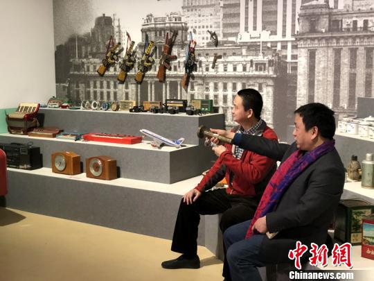 圖為市民“沉浸式”體驗舊時新年?！铑伌?攝