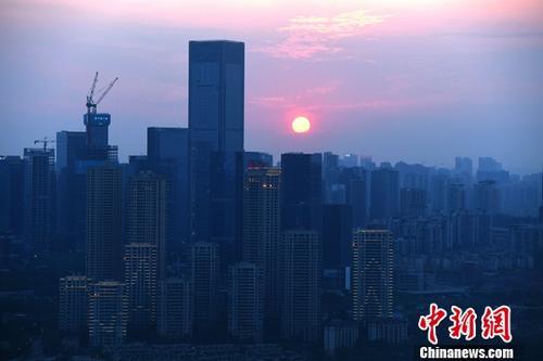 資料圖為重慶高樓。<a target='_blank' href='http://www.chinanews.com/'>中新社</a>記者 陳超 攝 