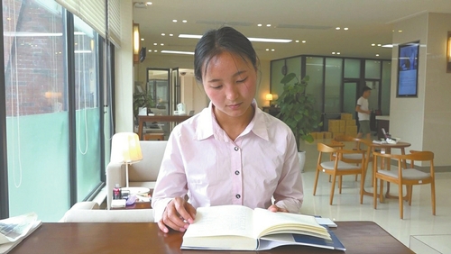 成都大學(xué)大二女生代麗飛。