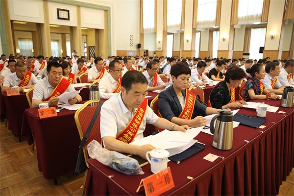 林鐸在全省非公有制經(jīng)濟(jì)發(fā)展工作會(huì)議上強(qiáng)調(diào)  著力優(yōu)化發(fā)展環(huán)境切實(shí)抓好政策落實(shí) 努力推動(dòng)我省非公經(jīng)濟(jì)持續(xù)健康發(fā)展