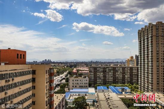 資料圖：北京藍(lán)天。許建萍 攝 圖片來(lái)源：視覺中國(guó)