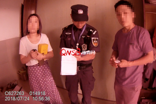 杭州一女子報警家中進賊，警察破門發(fā)現(xiàn)躲在衣柜里的“熊”老公！