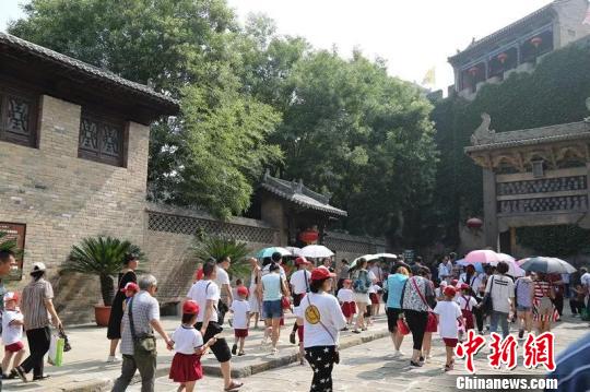 陽城匯聚了集皇城相府、郭峪古城、海會寺等東方古堡?！“总娚?攝