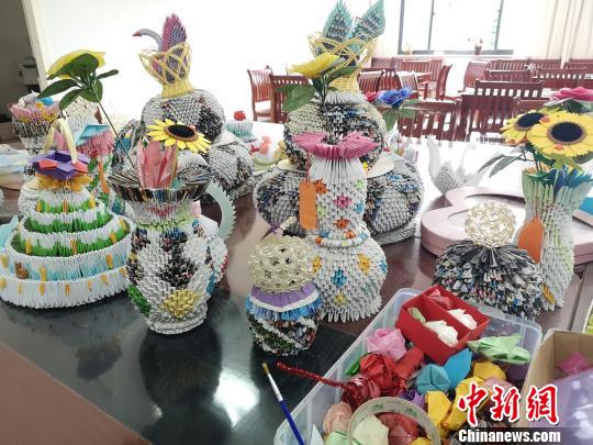 精神科康復區(qū)內的患者作品展示?！堨蠚g 攝