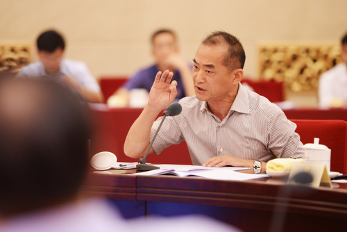 丁小崗委員發(fā)言。