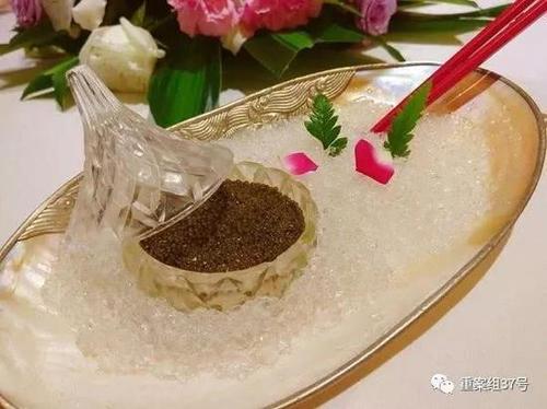 此前在“西郊5號(hào)”就餐顧客在美團(tuán)評(píng)價(jià)餐廳時(shí)上傳的菜品。網(wǎng)絡(luò)圖片