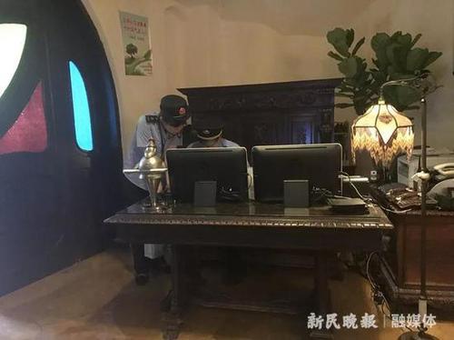 長(zhǎng)寧市場(chǎng)監(jiān)管局介入調(diào)查。李若楠 攝