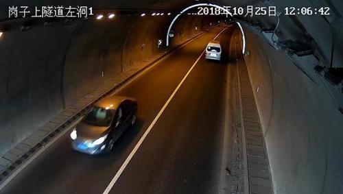 男子雅西高速瘋狂逆行33公里！兩次拒絕民警指令，理由讓人無語