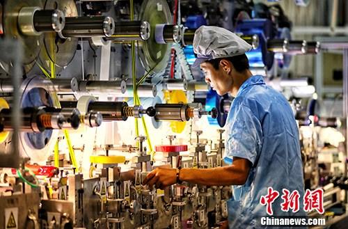 資料圖：江蘇鹽城一家企業(yè)內的生產景象。<a target='_blank' href='http://www.chinanews.com/'>中新社</a>記者 泱波 攝
