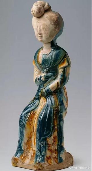 三彩釉陶女坐俑，中國(guó)國(guó)家博物館藏