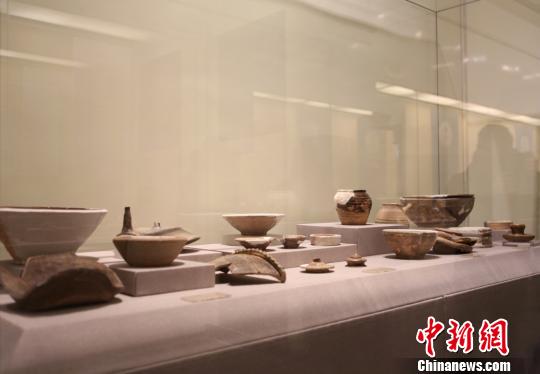 “樂土瓷韻”福建將樂窯文物展在北京大學(xué)賽克勒考古與藝術(shù)博物館舉辦，將持續(xù)至3月31日?！≈鬓k方供圖 攝