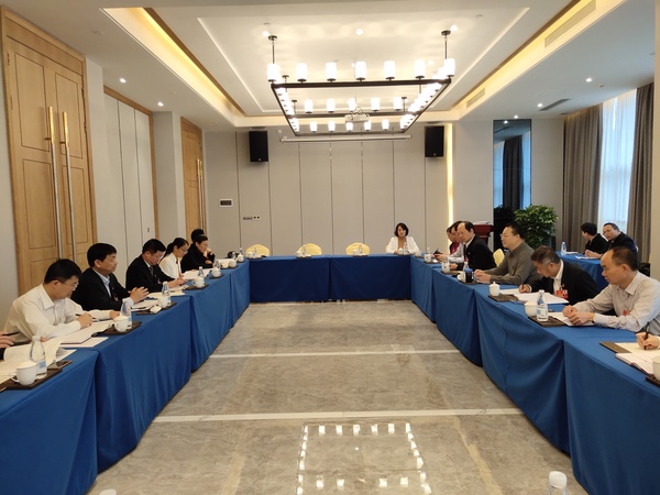1月30日，廣西壯族自治區(qū)政協(xié)十二屆二次會(huì)議第十一組臨時(shí)黨支部學(xué)習(xí)。肖亮升攝