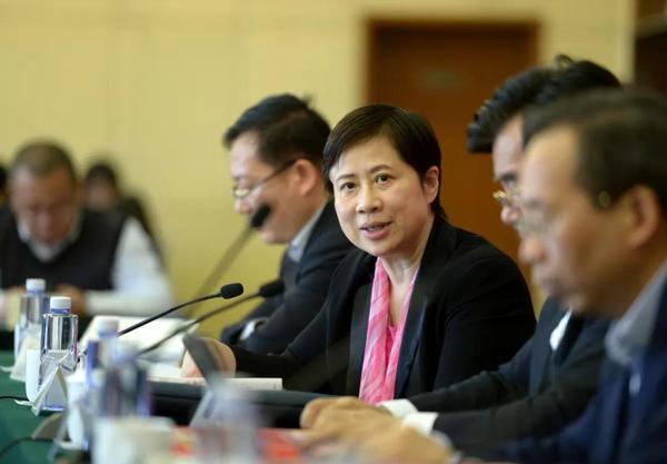 全國政協(xié)委員、北京工商聯(lián)主席 燕瑛