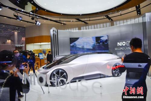 蔚來(lái)展出的EVE無(wú)人駕駛和純電驅(qū)動(dòng)概念車。<a target='_blank' href='http://www.chinanews.com/'>中新社</a>記者 駱云飛 攝