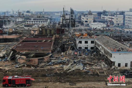 3月22日，江蘇鹽城響水縣陳家港鎮(zhèn)江蘇天嘉宜化工有限公司爆炸核心周邊一企業(yè)一片狼藉。<a target='_blank' href='http://www.chinanews.com/'>中新社</a>記者 泱波 攝