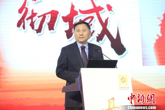 中國(guó)縣域醫(yī)院院長(zhǎng)聯(lián)盟執(zhí)行主席、北京大學(xué)第一醫(yī)院心內(nèi)科和心臟中心主任霍勇表示，價(jià)值醫(yī)學(xué)致力于打造平衡醫(yī)療費(fèi)用和患者利益，以患者利益為導(dǎo)向的醫(yī)學(xué)模式?！≤窡?攝