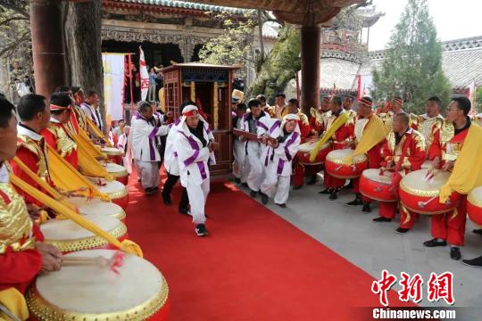 展示蒲縣民俗文化魅力的一道亮麗風(fēng)景。　任麗娜 攝