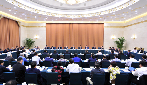 5月14日，全國政協(xié)在京召開“創(chuàng)新驅(qū)動發(fā)展”專題協(xié)商會，中共中央政治局常委、全國政協(xié)主席汪洋出席并講話。圖為“創(chuàng)新驅(qū)動發(fā)展”專題協(xié)商會分組討論會會場。