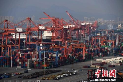 圖為繁忙的廈門港。(資料圖片)<a target='_blank' href='http://www.chinanews.com/'>中新社</a>記者 張斌 攝