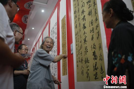 首屆“衛(wèi)夫人獎(jiǎng)”全國(guó)書(shū)法篆刻作品展開(kāi)展近八千幅作品參評(píng)