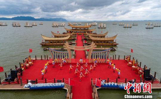 圖為“2019昆明鄭和文化旅游節(jié)”上的文藝演出。　宋光旭 攝
