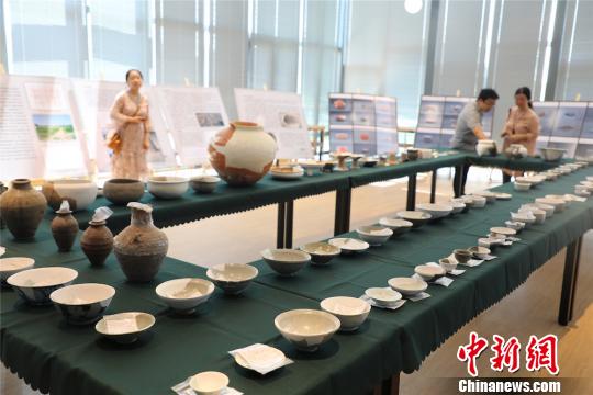 目前考古所修復(fù)的文物標(biāo)本有100余件?！」芤帏Q 攝