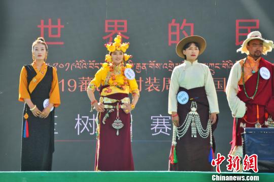 圖為晉級復(fù)賽的參賽選手。　魯?shù)り?攝