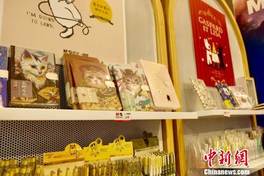 2019上海書展晨光文具區(qū)域?！⊥躞?攝