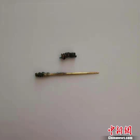 圖為墓葬中已出土的金器。連吉林供圖