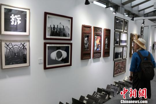 本屆展覽以“新能源、新賦能、興大同”為主題，參展作品700余幅?！∪魏Ｏ?攝
