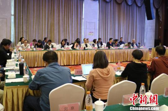 會(huì)議現(xiàn)場(chǎng)。　石羽佳 攝