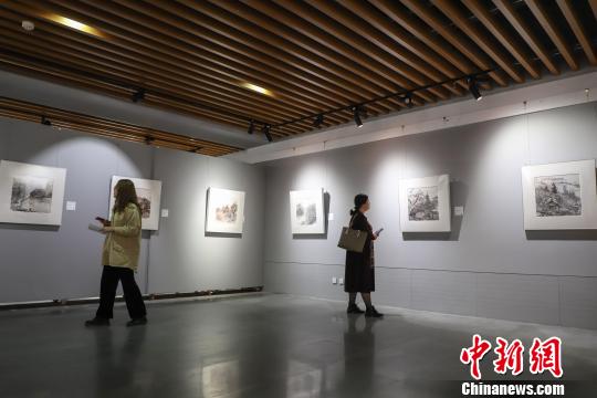 圖為展覽活動現(xiàn)場?！■暮陚?攝