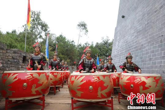 2019年湖南省(秋季)鄉(xiāng)村文化旅游節(jié)展示秦漢文化?！√剖g 攝