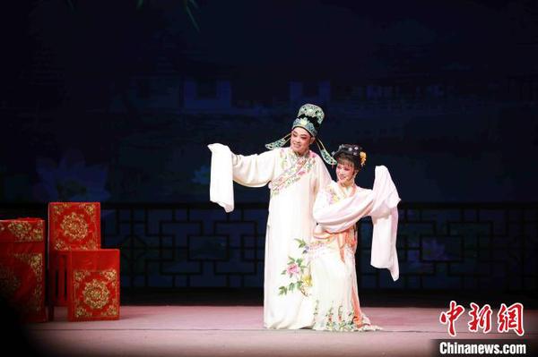 大運(yùn)河畔越音裊裊：“超級IP”攜戲曲藝術(shù)“舞動”芳華