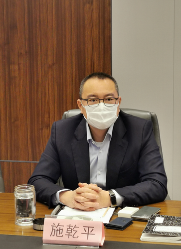 全國政協(xié)海外列席僑胞、美國華人企業(yè)家聯(lián)合會會長施乾平