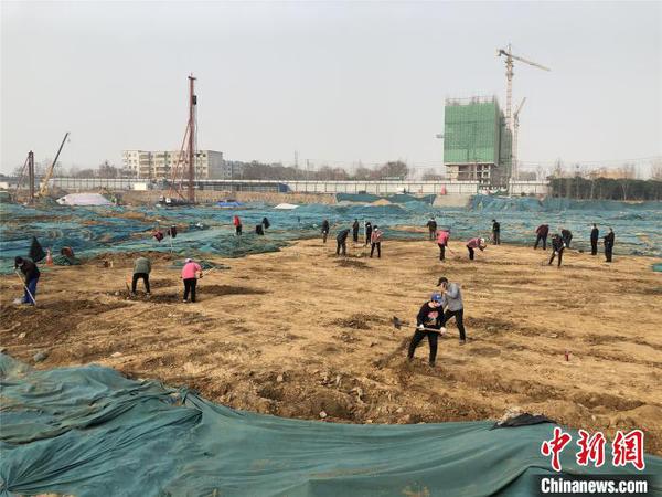 鄭州市青年人才公寓滎澤苑項目(一期)項目考古發(fā)掘復(fù)工。鄭州市文物局供圖
