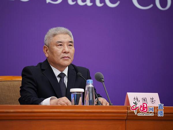 國家稅務(wù)總局納稅服務(wù)司副司長、一級(jí)巡視員韓國榮