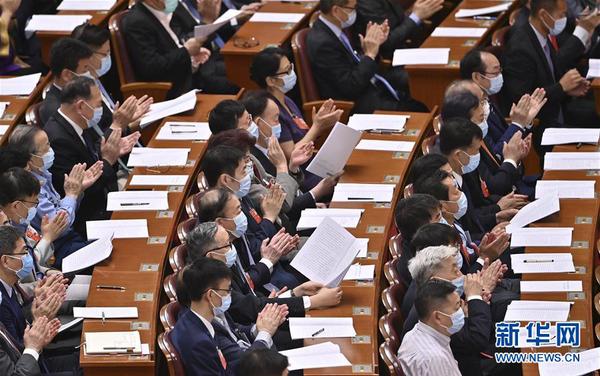 　5月24日，全國政協(xié)十三屆三次會議在北京人民大會堂舉行第二次全體會議。 新華社記者 李鑫 攝