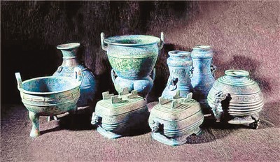 中國(guó)成功追索流失日本曾伯克父青銅組器。2