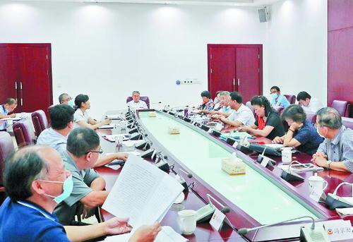 自治區(qū)政協(xié)常委圍繞“強化法律支撐，高水平建設中國(廣西)自由貿易試驗區(qū)”主題建言獻策。
