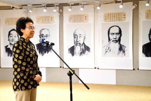 全國政協(xié)常委、民盟中央副主席、北京市政協(xié)副主席、民盟北京市主委程紅