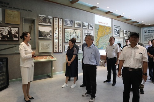 參觀東北抗聯(lián)紀念館