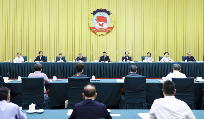 全國政協召開雙周協商座談會 圍繞促進中醫(yī)藥傳承創(chuàng)新發(fā)展協商議政 王滬寧主持